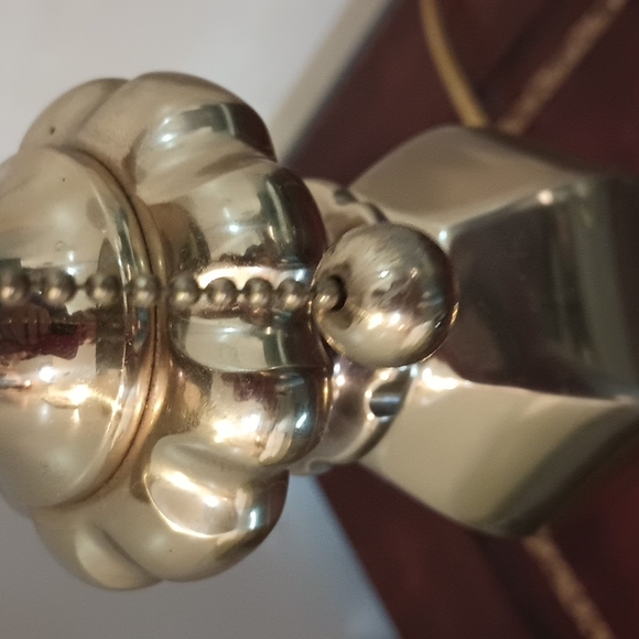 Vintage late 1800s brass lamp. - Picture 3 of 3